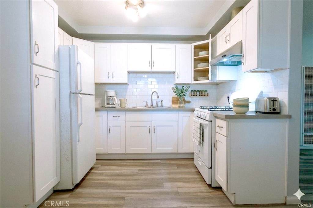 4700 Clair Del Avenue - Photo 1