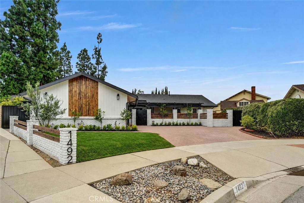 1492 Kathleen - Photo 1