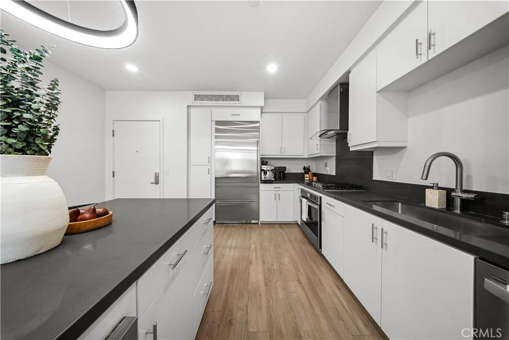 2412 Nolita - Photo 1