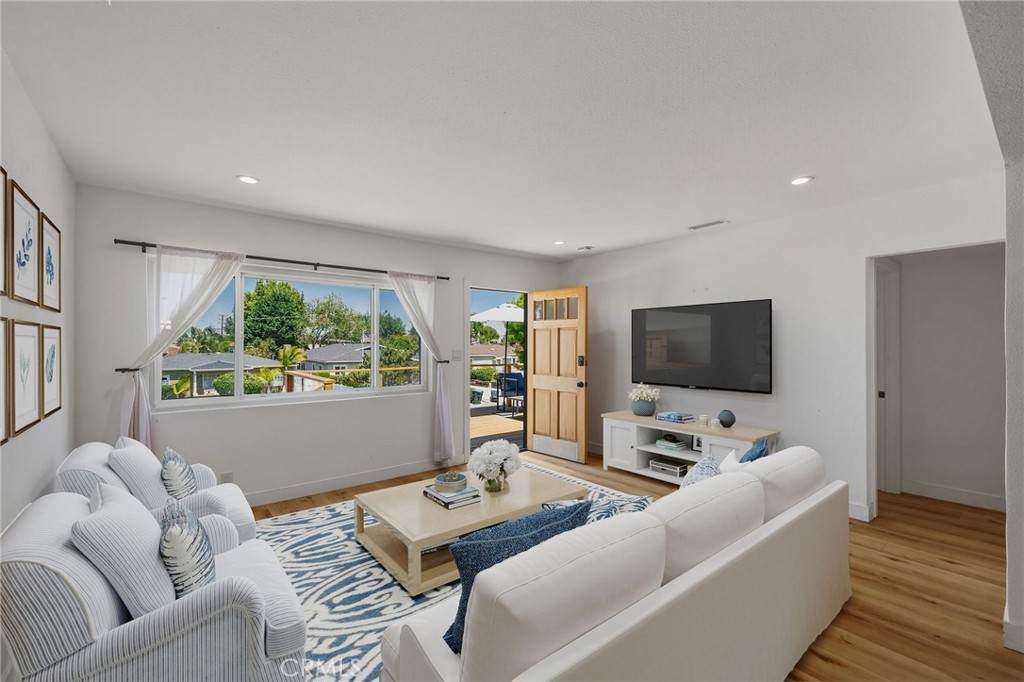 4068 Newton - Photo 1