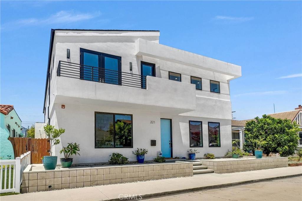 221 Attica - Photo 1