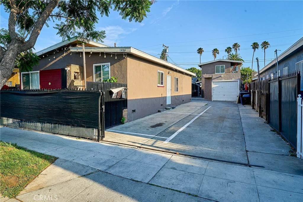 218 25th - Photo 1