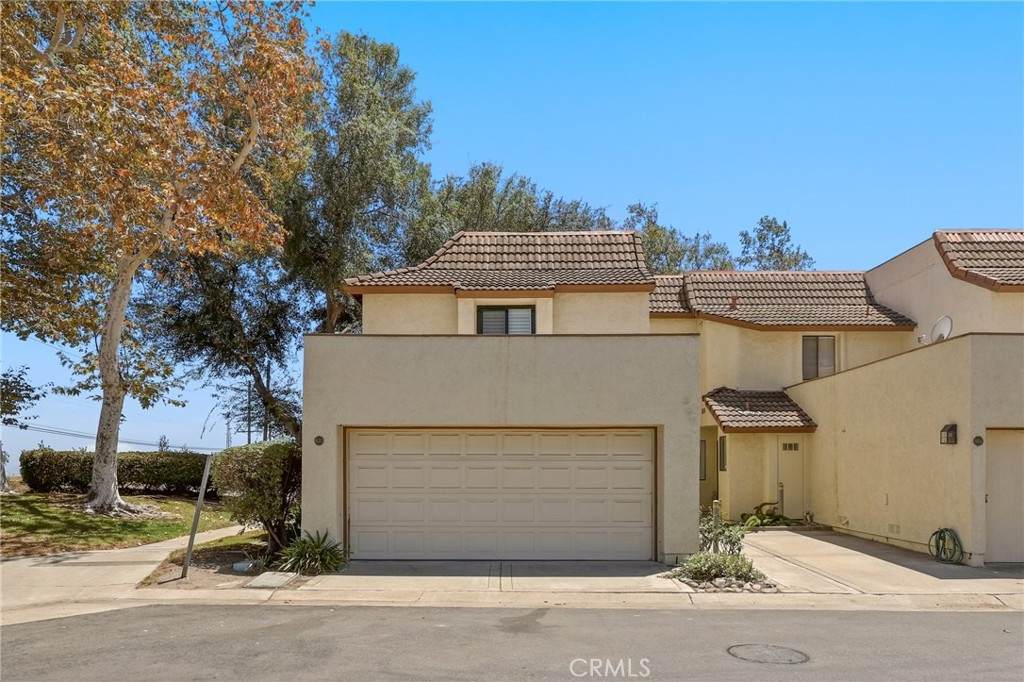 870 Lancaster - Photo 1