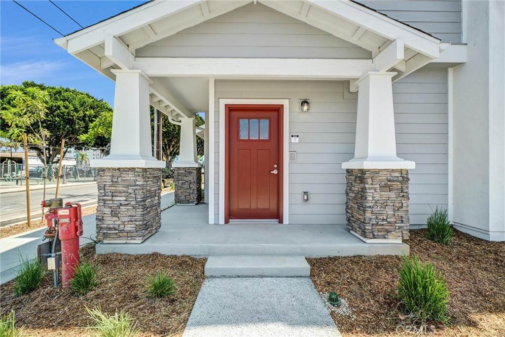 1336 Locust Avenue - Photo 1