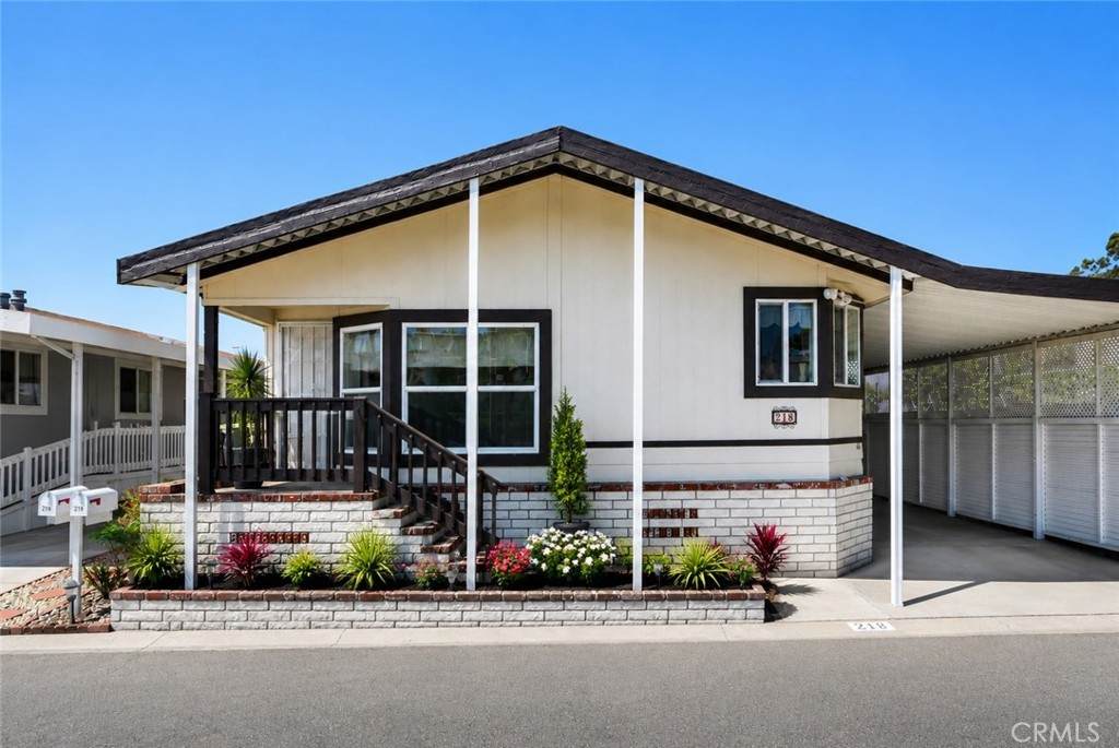 1001 Lambert - Photo 1