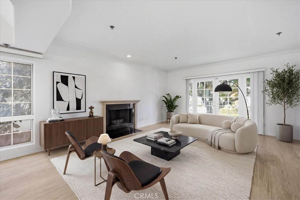 2205 Bentley Avenue - Photo 1