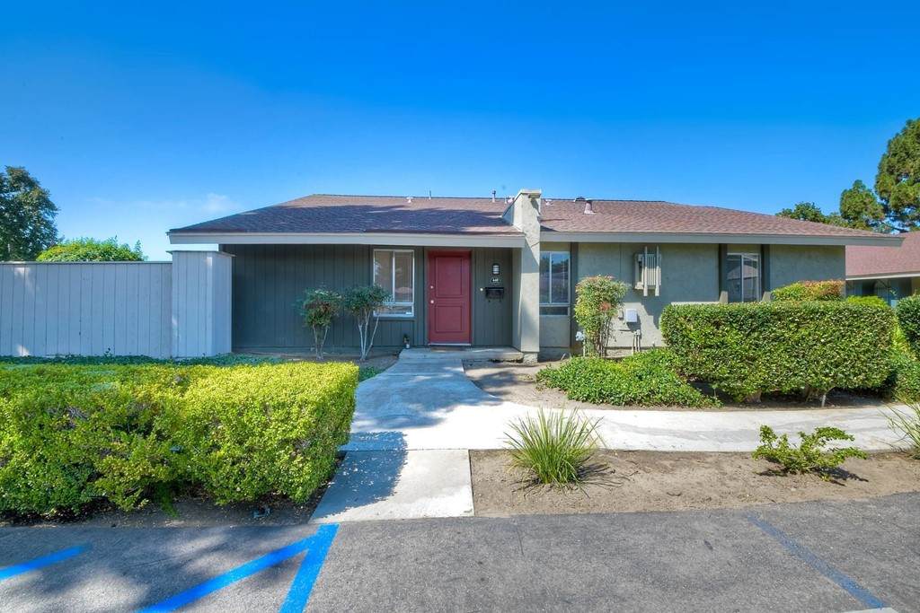 440 Parkside Dr - Photo 1