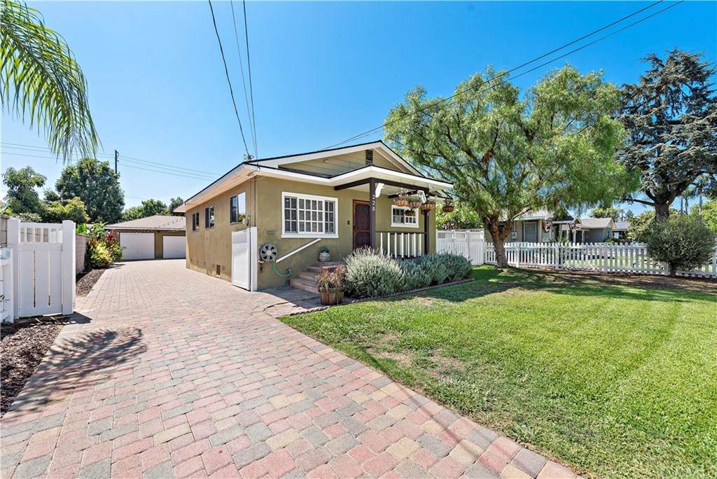 228 Waverly Street - Photo 1
