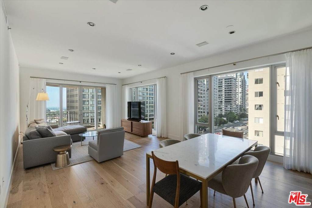 10727 Wilshire - Photo 1
