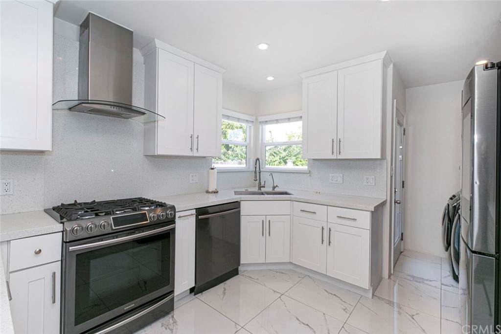 1320 Catalina Street - Photo 1
