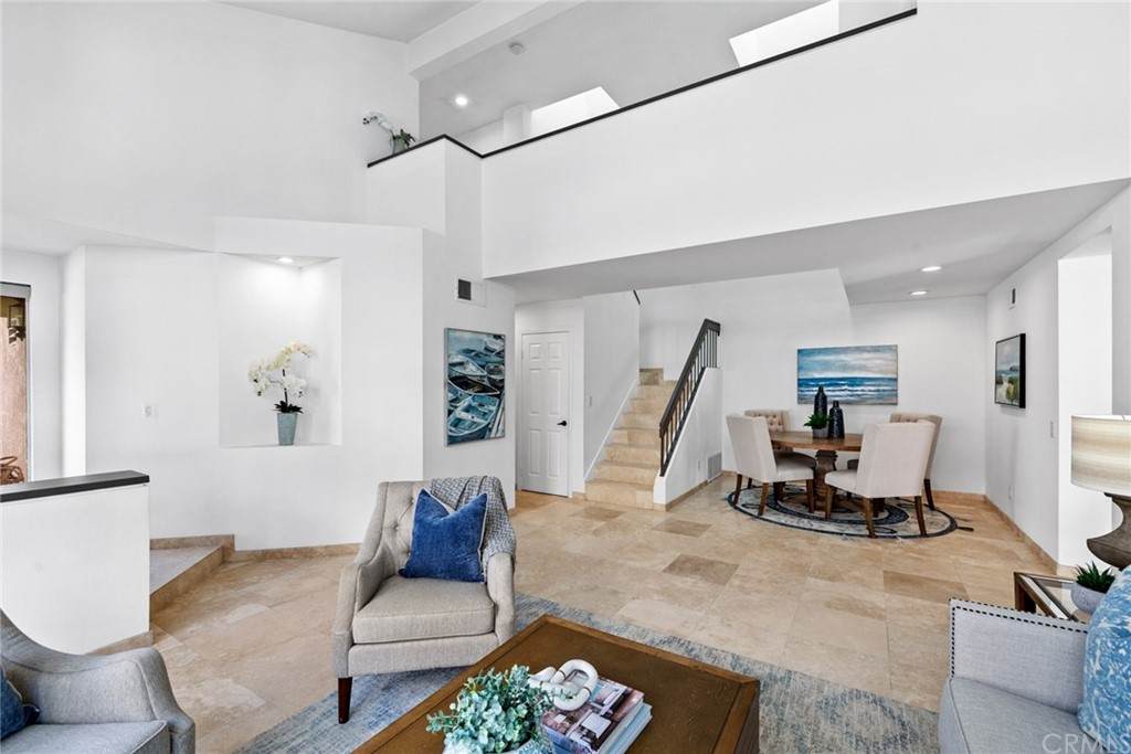 9827 Lewis Ave - Photo 1