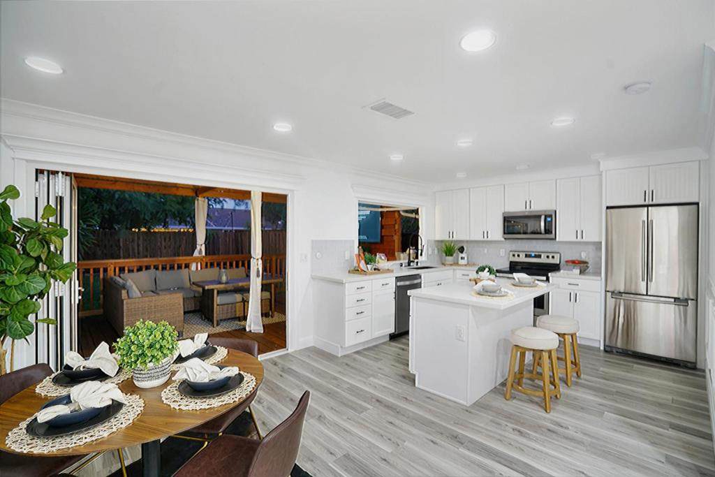 1317 Hibiscus Way - Photo 1