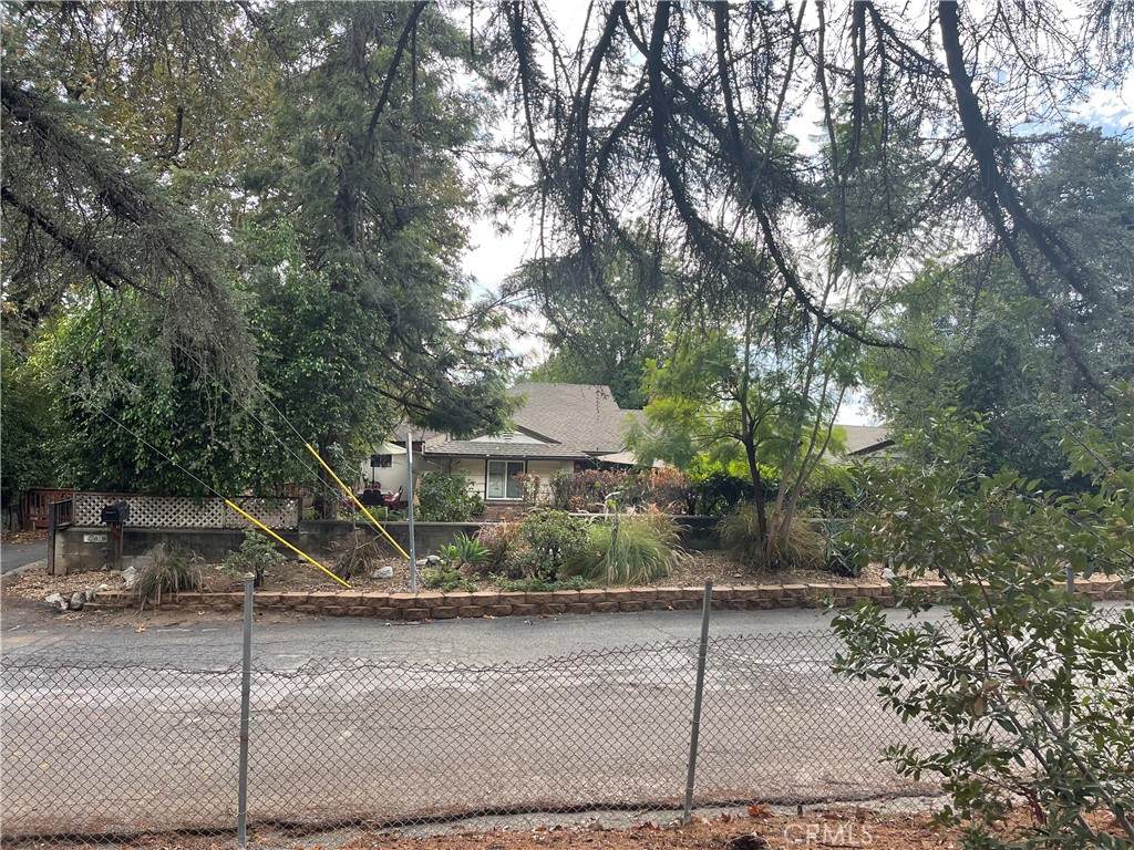 400 Carter Avenue - Photo 1