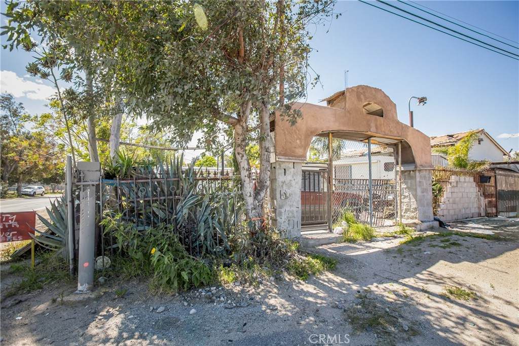 3610 Cajon Boulevard - Photo 1
