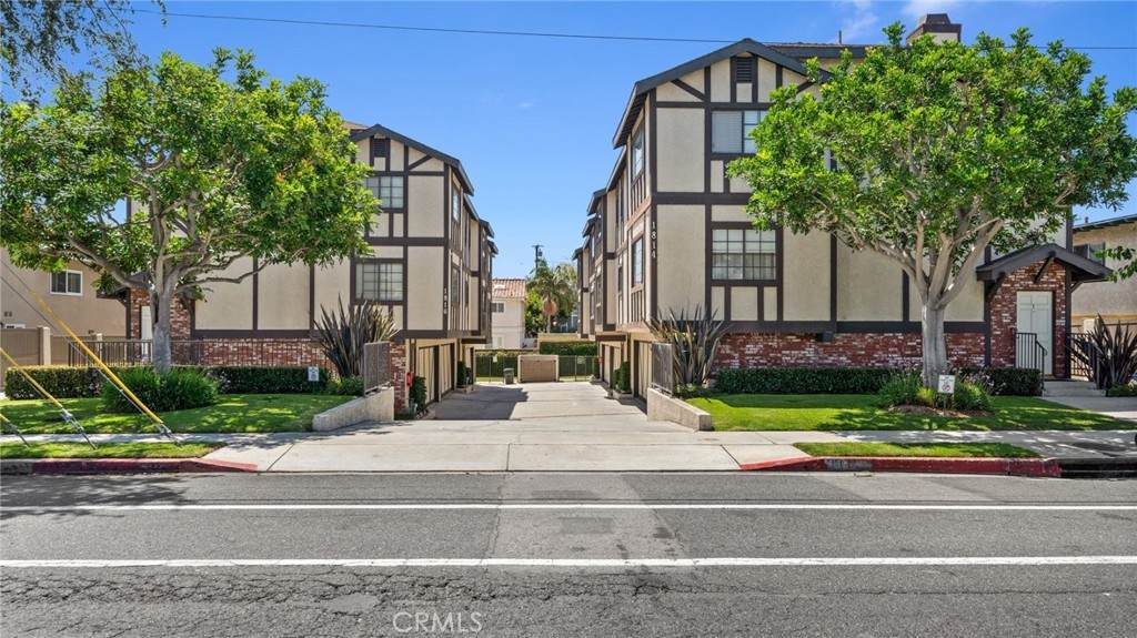 1814 Grant Avenue - Photo 1