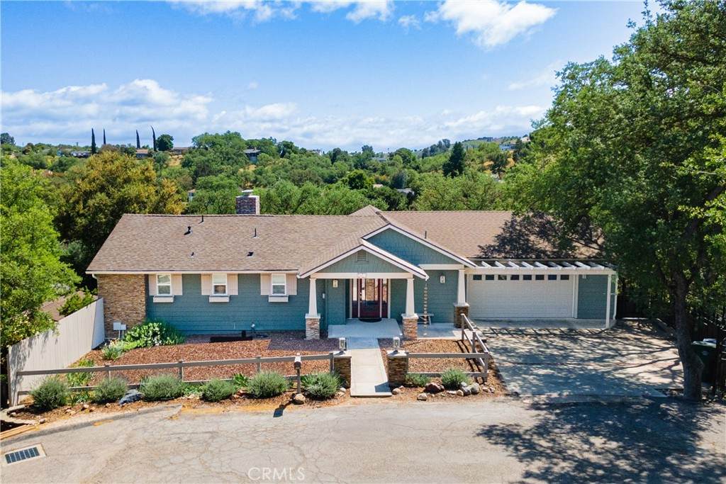 1401 Greenwood Dr. - Photo 1