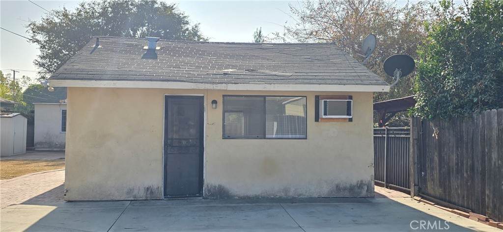 435 Walnut Avenue - Photo 1