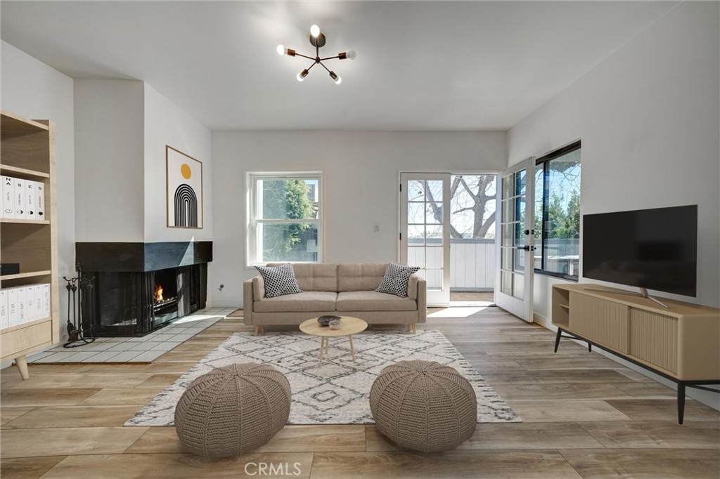 1133 Clark Street - Photo 1