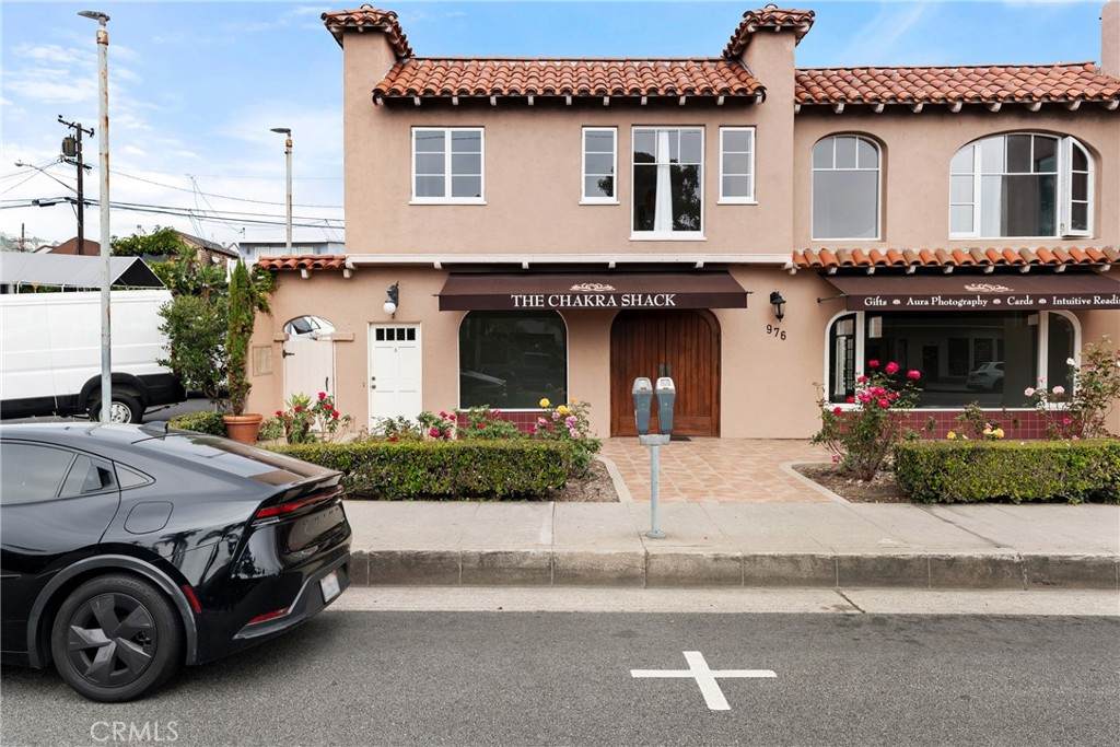976 Coast - Photo 1