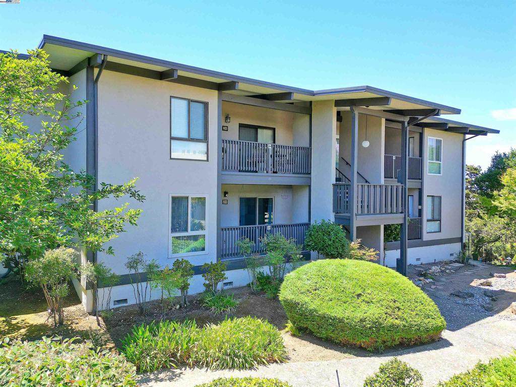 19100 Crest Ave - Photo 1