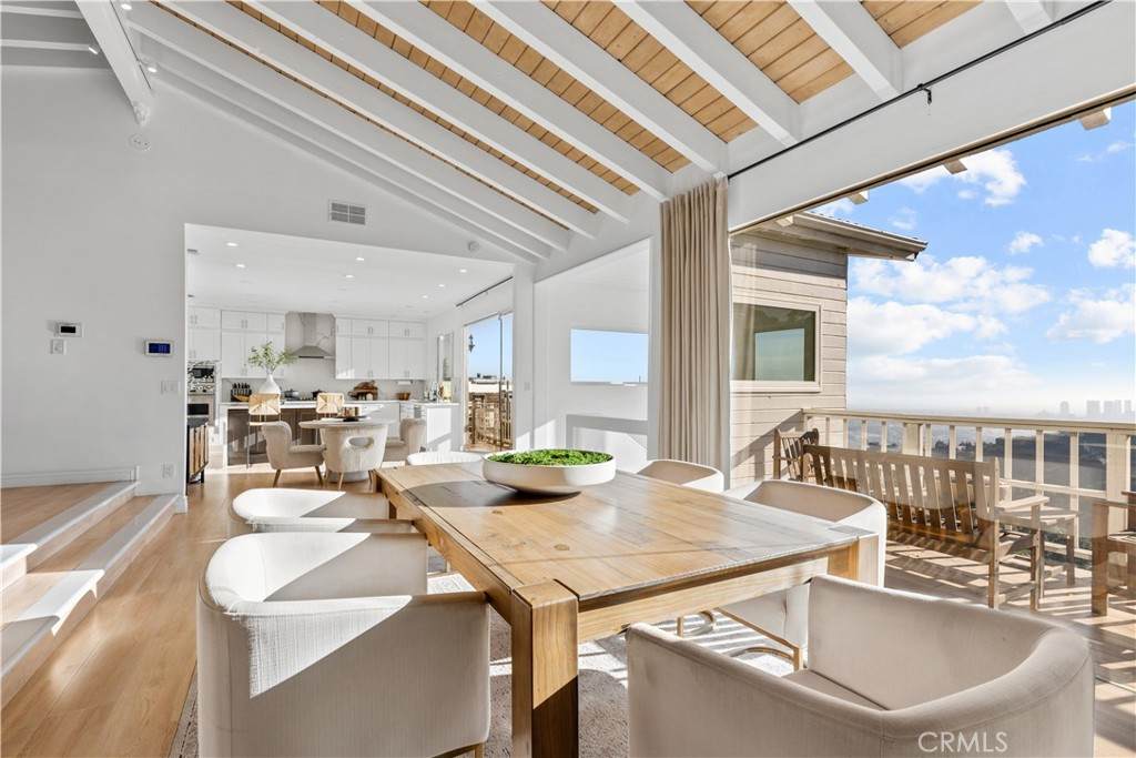 2019 Sunset Plaza Drive - Photo 1