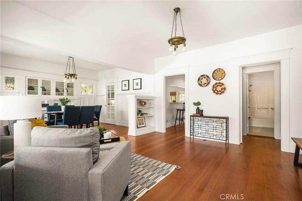 528 Palmyra Avenue - Photo 1