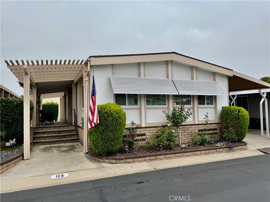 5200 Irvine Blvd - Photo 1