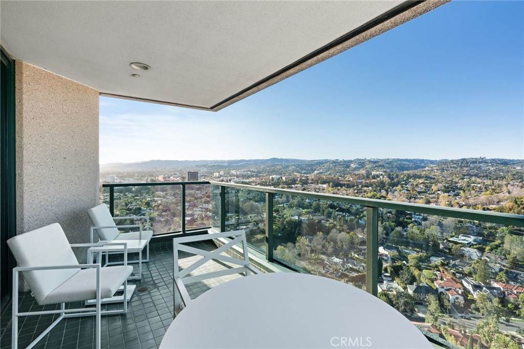 10490 Wilshire Boulevard - Photo 1