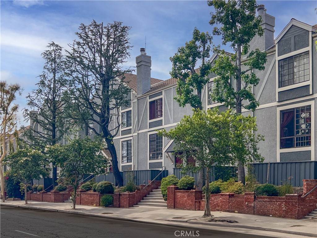 18100 Burbank Boulevard - Photo 1