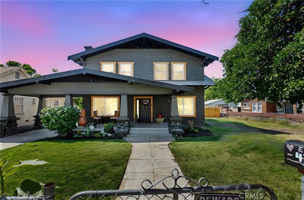 427 Magnolia - Photo 1