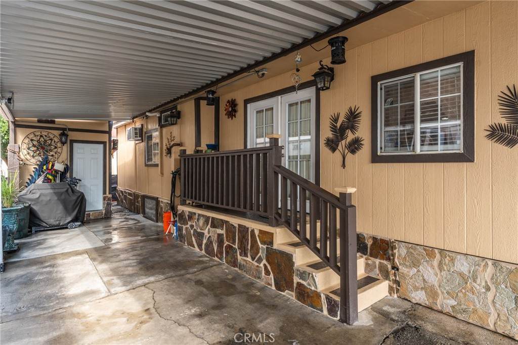 2865 Rialto Avenue - Photo 1