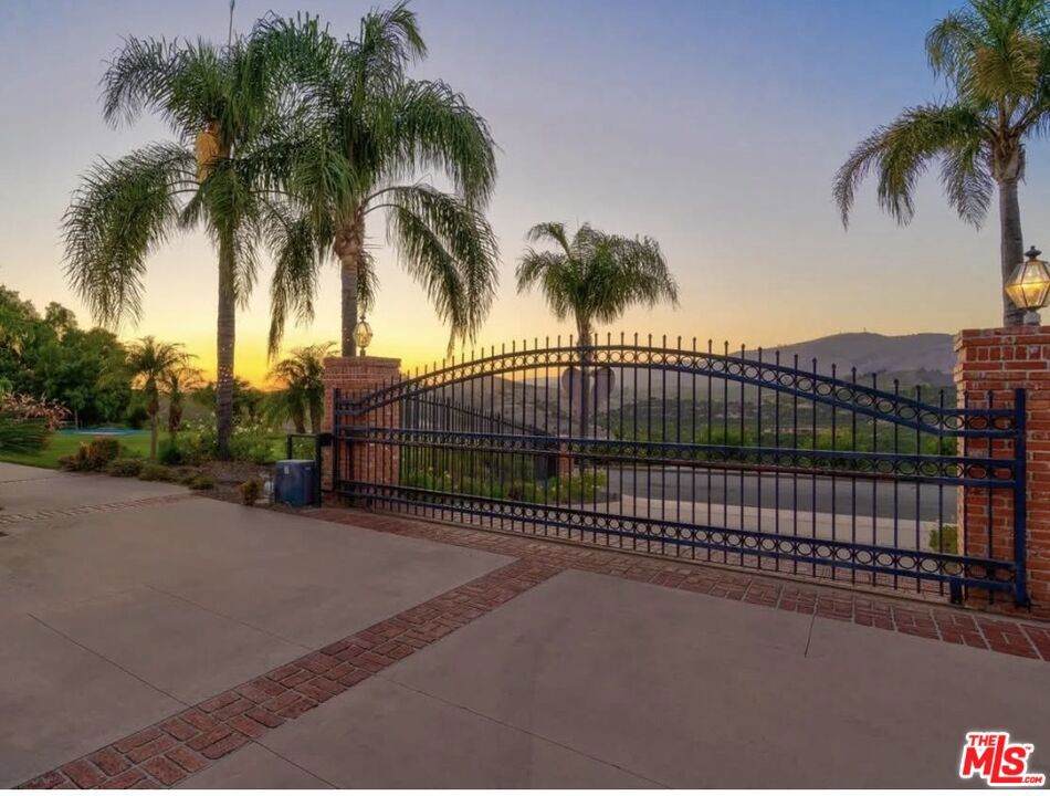 https://bt-photos.global.ssl.fastly.net/socal/orig_boomver_5_404677150-2.jpg
