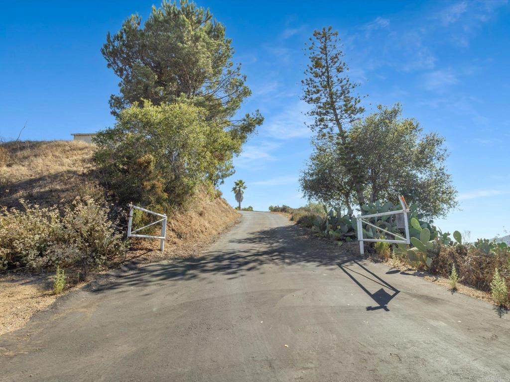 https://bt-photos.global.ssl.fastly.net/socal/orig_boomver_5_405627890-2.jpg