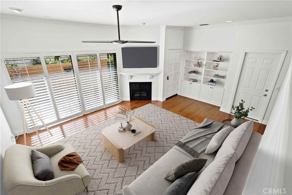 18409 Collins Street - Photo 1