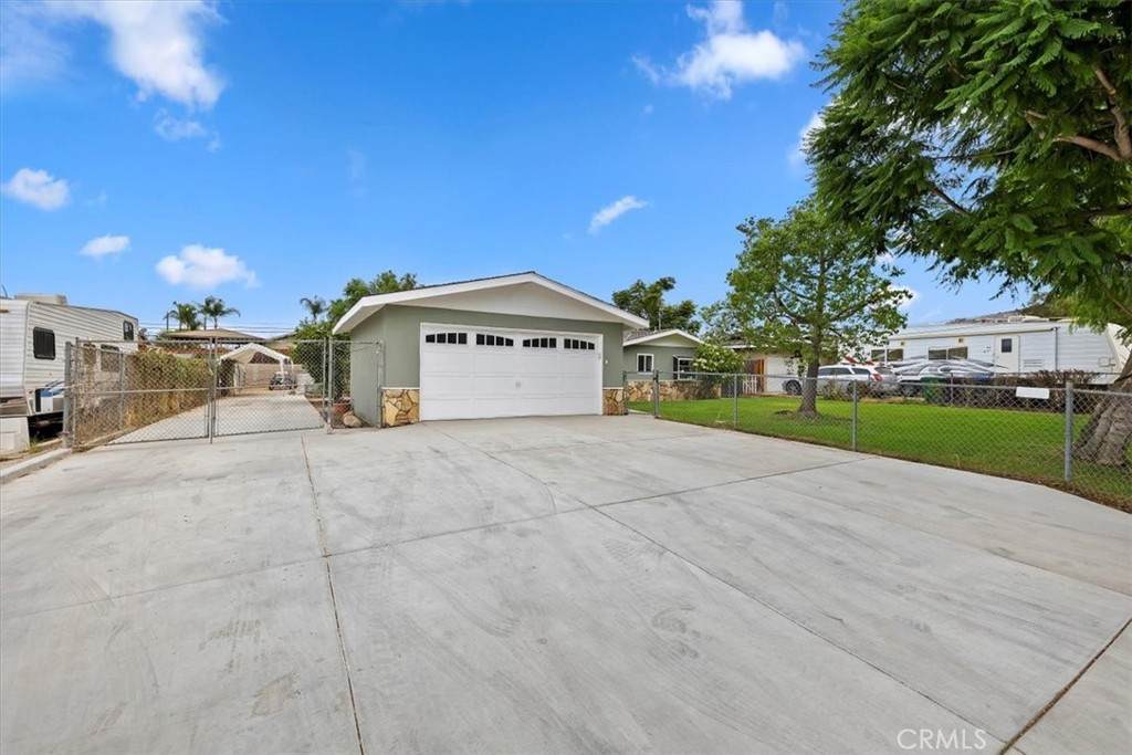 887 Kingman Drive - Photo 1