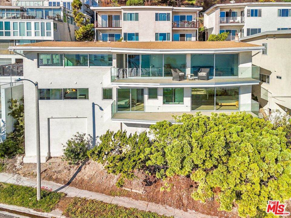 18109 Coastline Drive - Photo 1