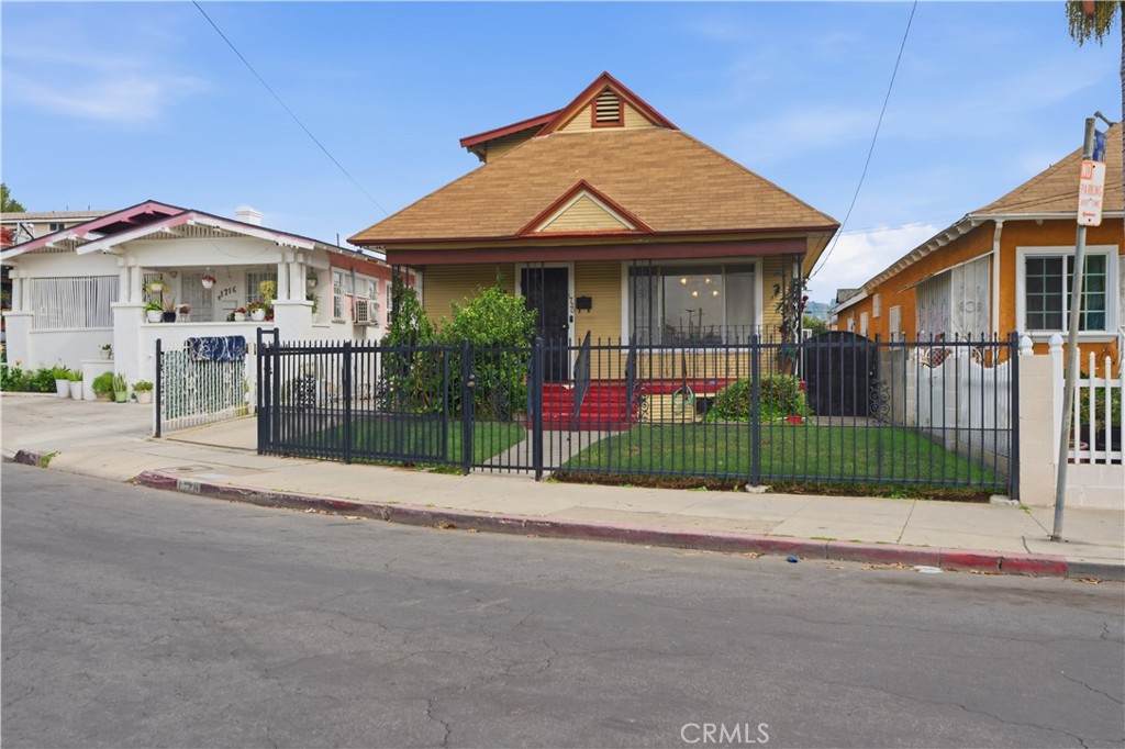 1720 Orchard - Photo 1