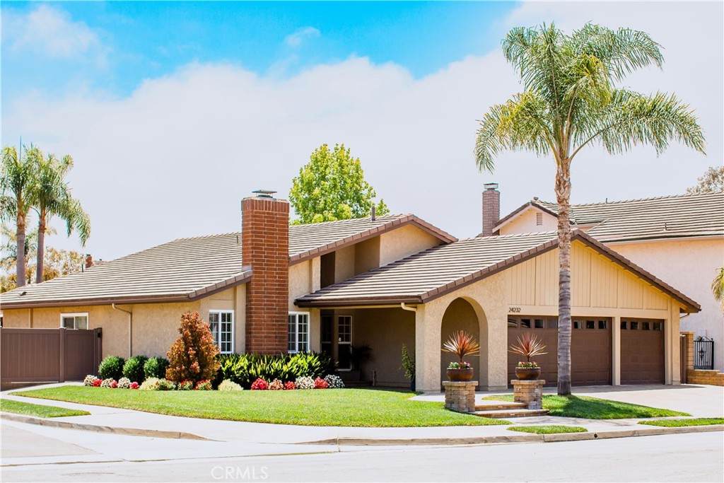 24232 Becard - Photo 1