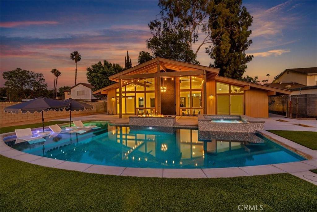 https://bt-photos.global.ssl.fastly.net/socal/orig_boomver_5_440721763-2.jpg