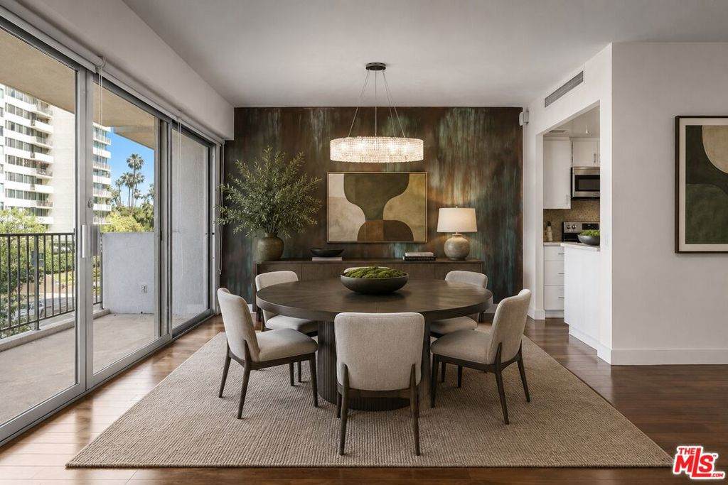 10450 Wilshire Boulevard - Photo 1