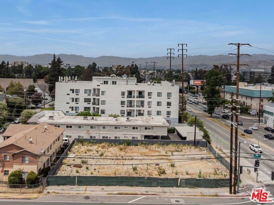 11003 Moorpark Street - Photo 1