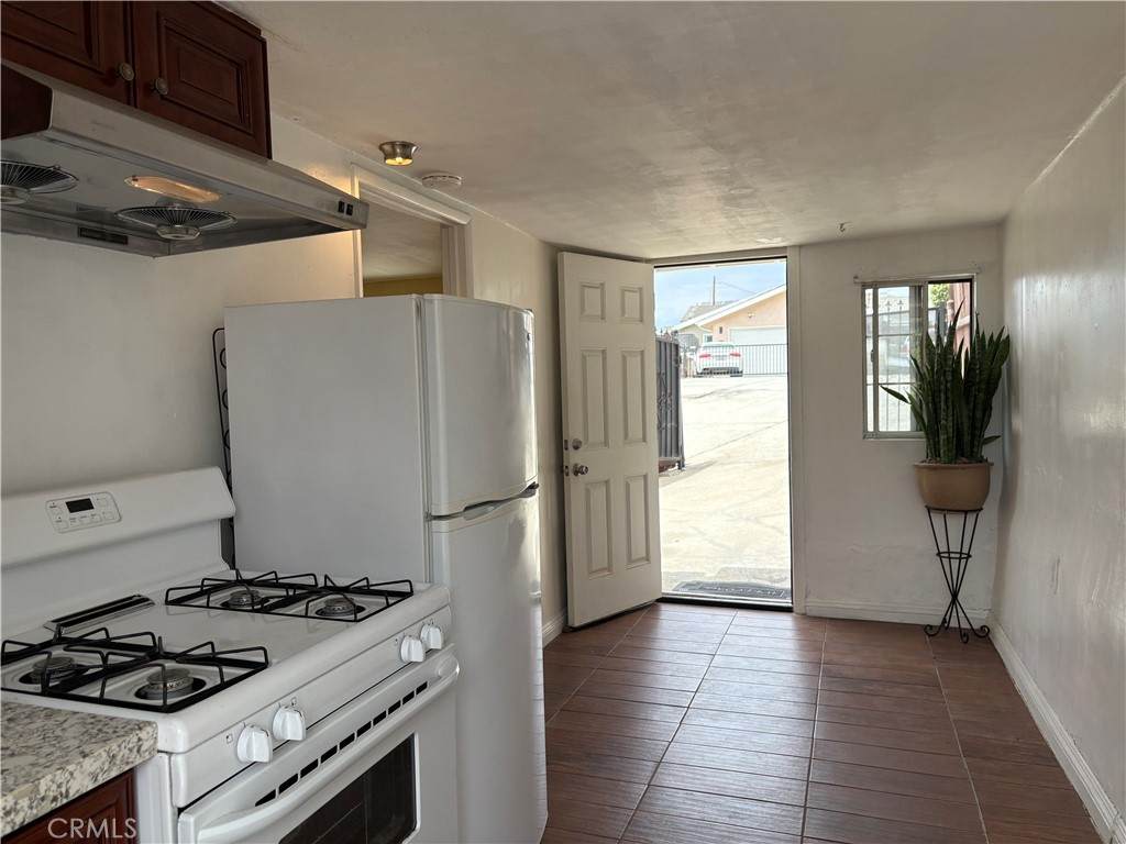 2005 Redding Avenue - Photo 1