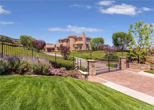 4410 Hazeltine Way - Photo 1