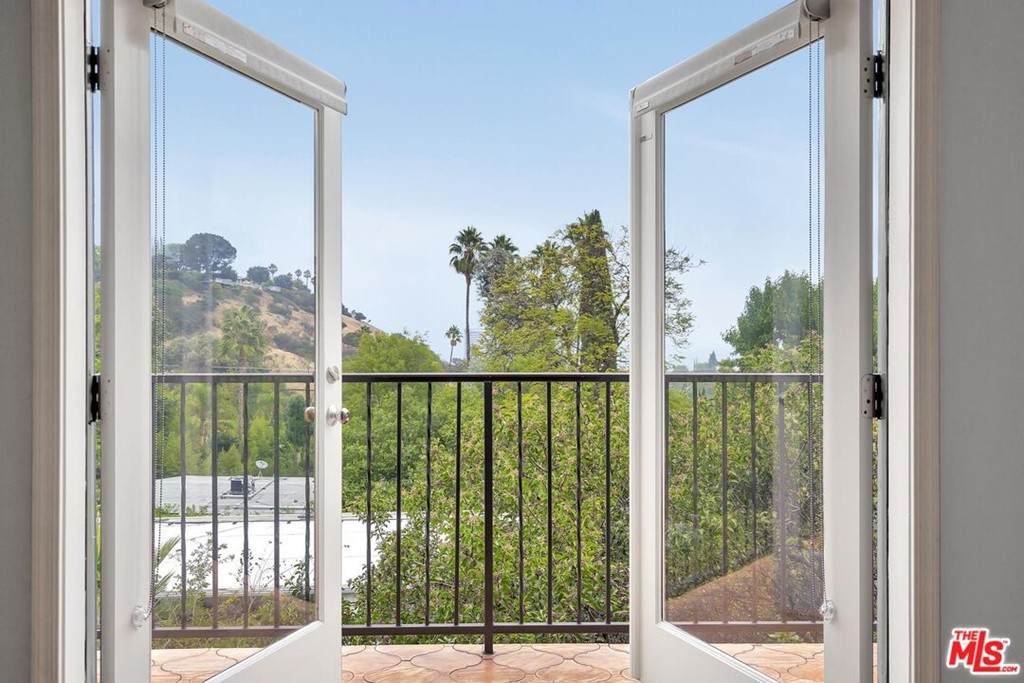 15411 Briarwood Drive - Photo 1