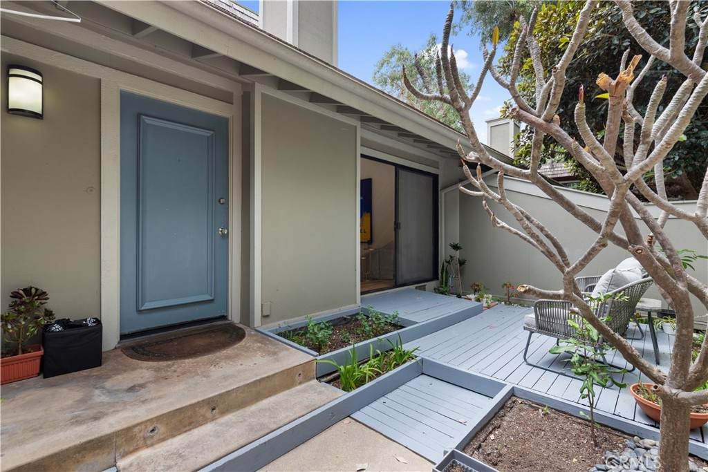 4351 Redwood Avenue - Photo 1