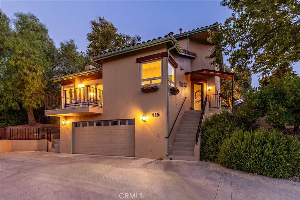 415 Peachtree Lane - Photo 1