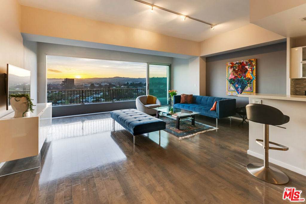 10501 Wilshire Boulevard - Photo 1