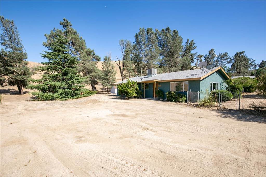 46404 Kings Canyon Road - Photo 1