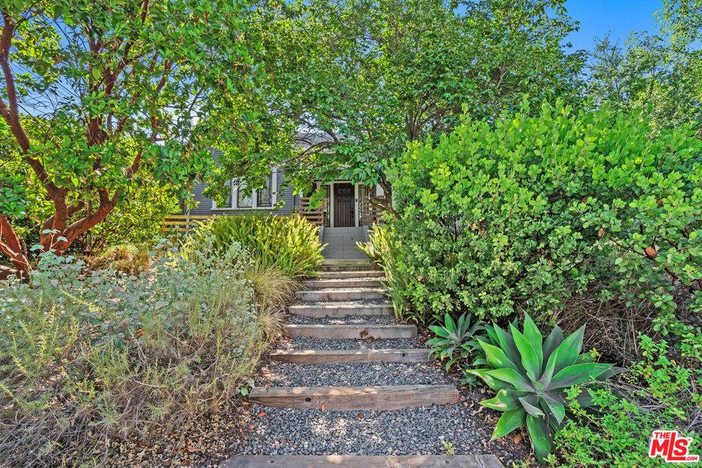 2136 Lemoyne Street - Photo 1