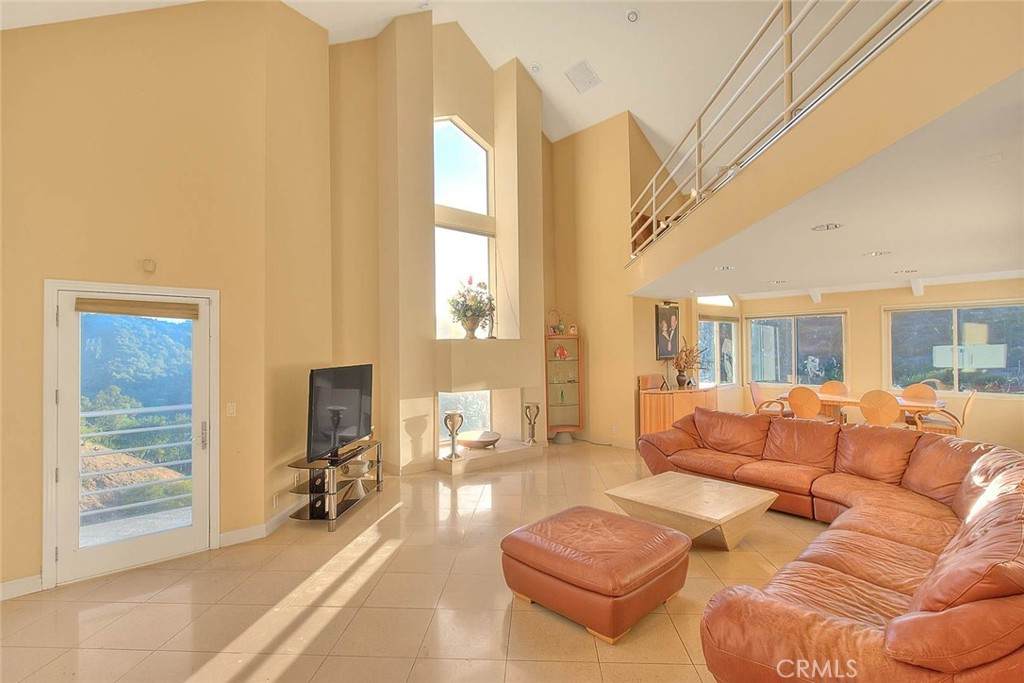 2579 Leicester Drive - Photo 1